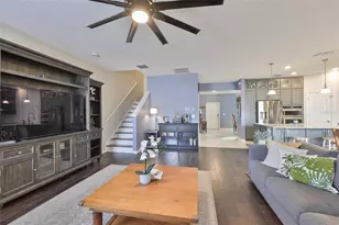 10335 Summer Azure Dr, Riverview, FL 33578 - Photo 3