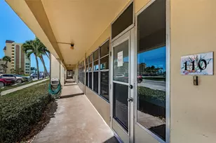 4700 Cove Cir, Saint Petersburg, FL 33708 - Photo 7