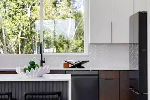 10351 2nd St N, Saint Petersburg, FL 33716 - Photo 11