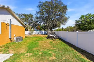 1301 Vinemont Dr, Brandon, FL 33510 - Photo 49