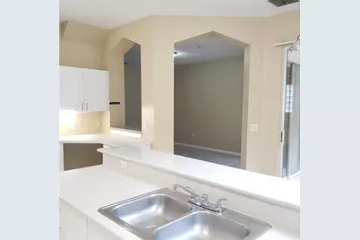 5016 Sunridge Palms Drive, Tampa, FL 33617 - Photo 11