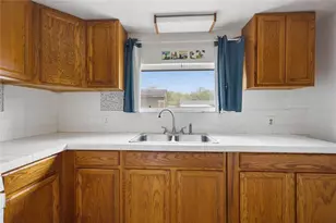 6035 10th St, Zephyrhills, FL 33542 - Photo 9