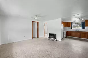 6035 10th St, Zephyrhills, FL 33542 - Photo 7