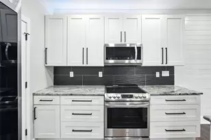 5304 Bay Club Cir, Tampa, FL 33607 - Photo 5