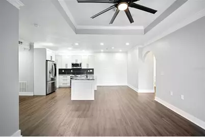 5304 Bay Club Circle, Tampa, FL 33607 - Photo 7