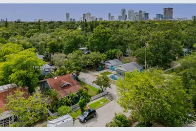 1201 Highland Street N, Saint Petersburg, FL 33701 - Photo 31