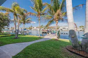 538 Lillian Dr, Madeira Beach, FL 33708 - Photo 31
