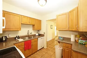 8300 75th Ave, Seminole, FL 33777 - Photo 13