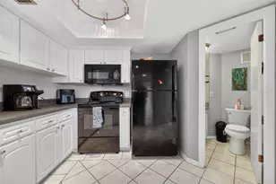 13804 Mill Cove Cir, Tampa, FL 33618 - Photo 7