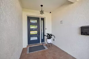 8848 Sunlit Cove Dr NE, Saint Petersburg, FL 33702 - Photo 9