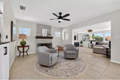 8848 Sunlit Cove Drive NE, Saint Petersburg, FL 33702 - Photo 13