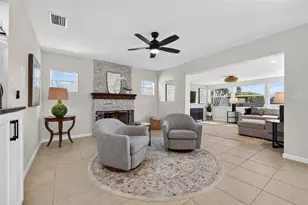 8848 Sunlit Cove Dr NE, Saint Petersburg, FL 33702 - Photo 13