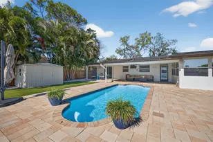 8848 Sunlit Cove Dr NE, Saint Petersburg, FL 33702 - Photo 43