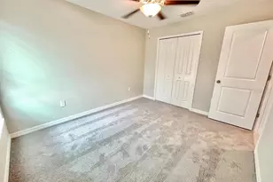 869 Anchor Bend Dr, Ruskin, FL 33570 - Photo 9