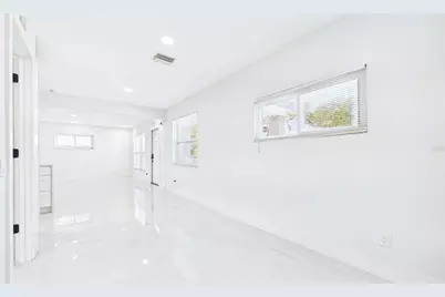 1778 New Hampshire Avenue NE, Saint Petersburg, FL 33703 - Photo 21
