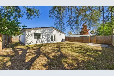 1778 New Hampshire Avenue NE, Saint Petersburg, FL 33703 - Photo 45