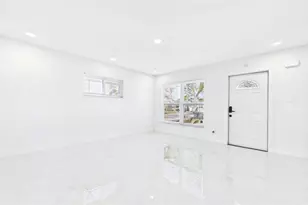 1778 New Hampshire Ave NE, Saint Petersburg, FL 33703 - Photo 5