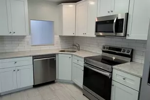 729 Capri Isles Blvd, Venice, FL 34292 - Photo 3