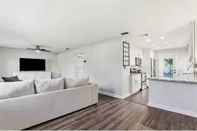 4410 W Euclid Avenue, Tampa, FL 33629 - Photo 9