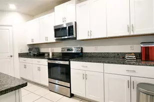 6300 Beverly Hls Dr, Zephyrhills, FL 33541 - Photo 9