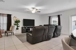 6300 Beverly Hls Dr, Zephyrhills, FL 33541 - Photo 7