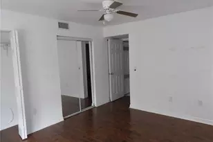 3836 N Lake Dr, Tampa, FL 33614 - Photo 9