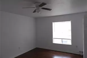 3836 N Lake Dr, Tampa, FL 33614 - Photo 7
