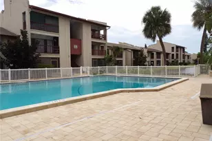3836 N Lake Dr, Tampa, FL 33614 - Photo 17