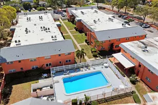 262 SW Monroe Cir N, Saint Petersburg, FL 33703 - Photo 21