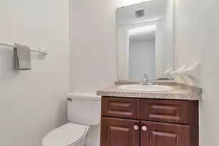5166 Tennis Ct Cir, Tampa, FL 33617 - Photo 27