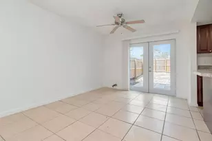 5166 Tennis Ct Cir, Tampa, FL 33617 - Photo 7