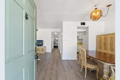 11700 Park Boulevard #202, Seminole, FL 33772 - Photo 3