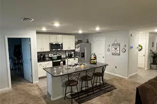 7749 Broad Point Dr, Zephyrhills, FL 33540 - Photo 3