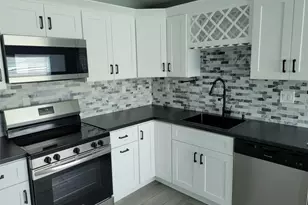7650 Coquina Way, Saint Pete Beach, FL 33706 - Photo 9