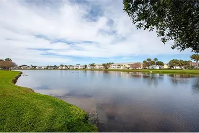 237 Seahorse Drive SE #H, Saint Petersburg, FL 33705 - Photo 29