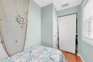 237 Sea Horse Dr SE, Saint Petersburg, FL 33705 - Photo 17