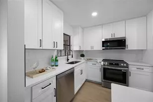 9880 W Bay St, Seminole, FL 33776 - Photo 17