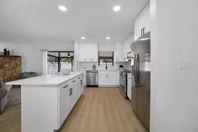 9880 W Bay Street, Seminole, FL 33776 - Photo 13