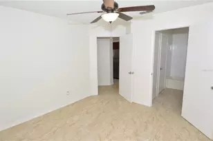 8641 Fancy Finch Dr, Tampa, FL 33614 - Photo 37