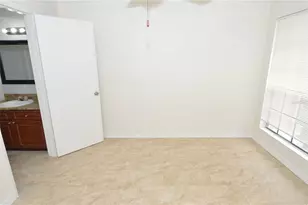 8641 Fancy Finch Dr, Tampa, FL 33614 - Photo 27