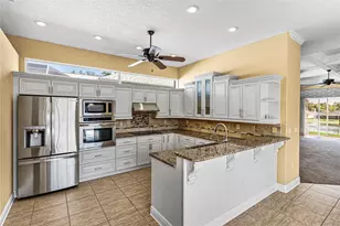 12231 Woodlands Cir, Dade City, FL 33525 - Photo 19