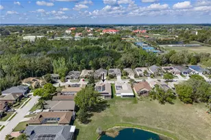 12231 Woodlands Cir, Dade City, FL 33525 - Photo 3