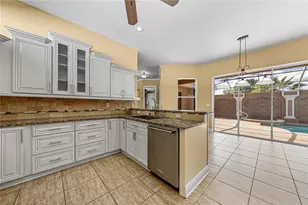 12231 Woodlands Cir, Dade City, FL 33525 - Photo 23