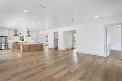 514 38th Avenue NE, Saint Petersburg, FL 33704 - Photo 3