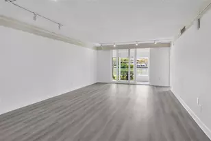 7405 Bay Island Dr S, South Pasadena, FL 33707 - Photo 3