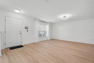 6246 Timberly Ln, Zephyrhills, FL 33542 - Photo 5