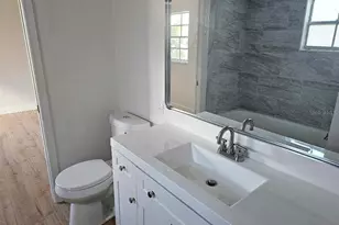 8822 Bay Pointe Dr, Tampa, FL 33615 - Photo 11