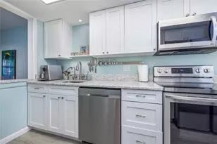 200 Glennes Ln, Dunedin, FL 34698 - Photo 7