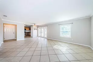 5196 Beach Dr SE, Saint Petersburg, FL 33705 - Photo 5