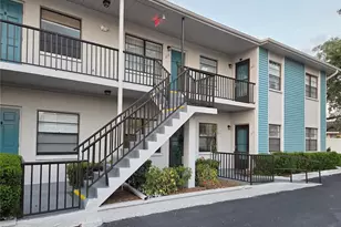 5925 Terrace Park Dr N, Saint Petersburg, FL 33709 - Photo 3